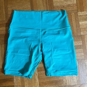 Lululemon Align 8 inch Short Green Size 10